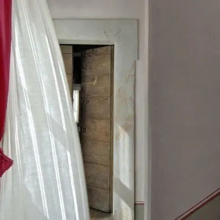 Sleeps 6 Air Con Wifi * Rom